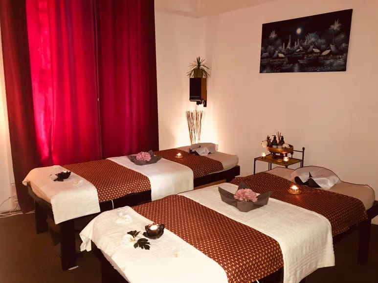 Image slideshow showing features of the Thai Massage spa